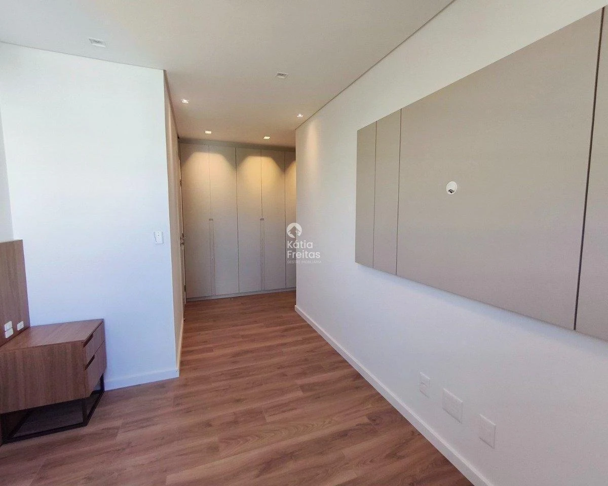 132 m² unfurnished apartment with 3 en-suites — photo 40