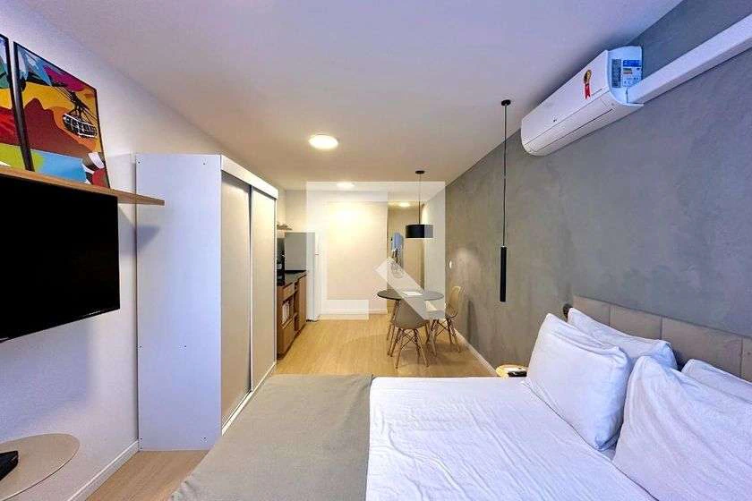 1-bedroom apartment with open-plan kitchen and 31 m² — photo 8