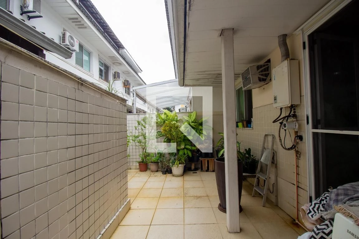 Furnished 3-bedroom house with 6 bathrooms and 3 parking — photo 41