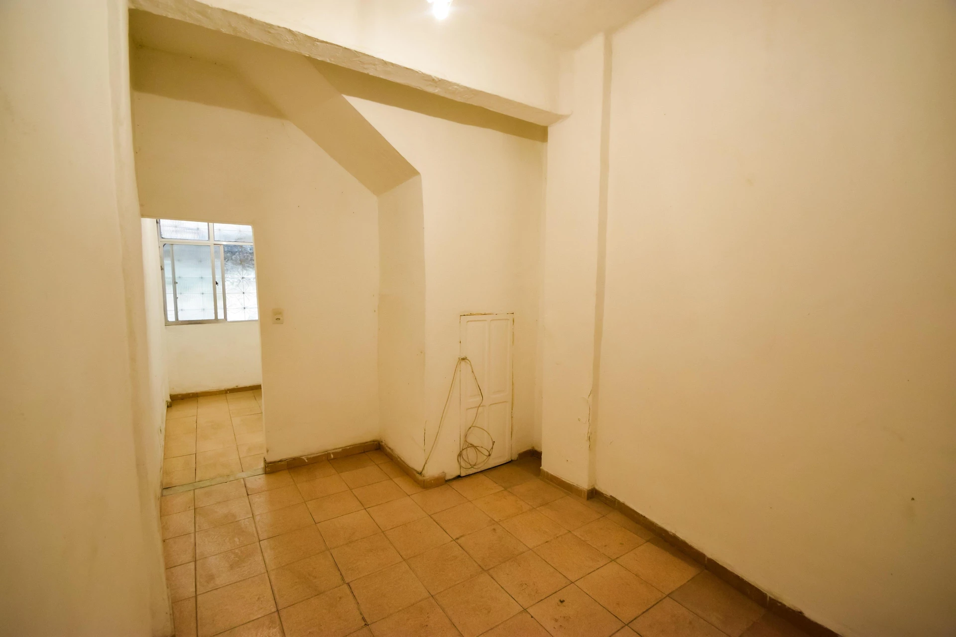 Unfurnished studio with no parking and 1 bedroom — photo 21