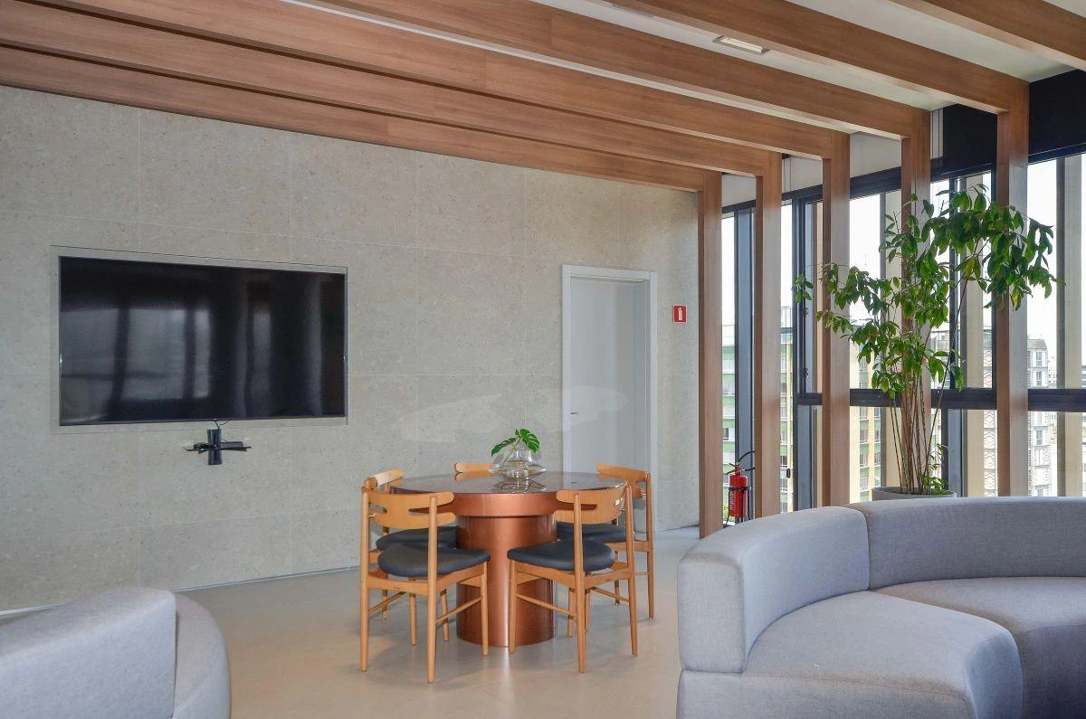 Furnished 1-bedroom apartment with balcony and grill — photo 49
