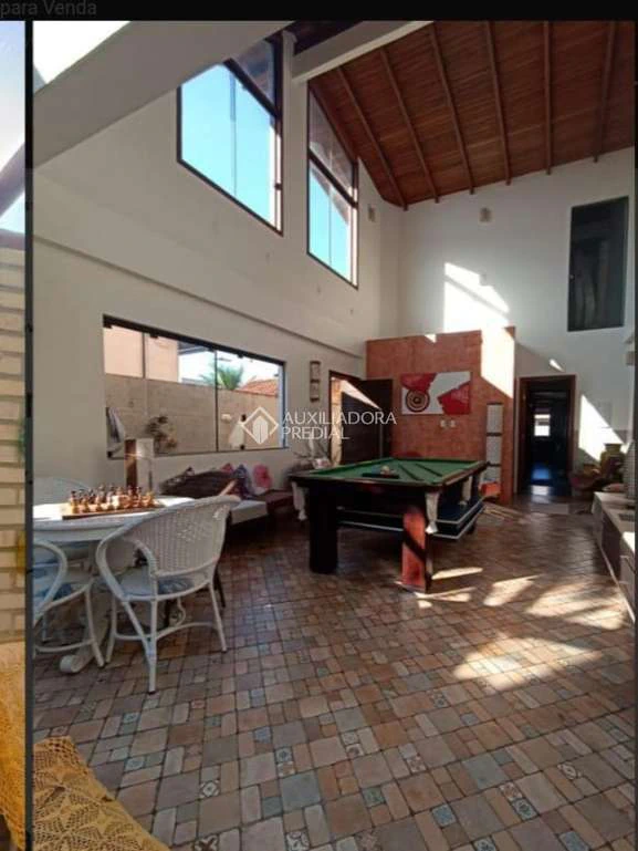 50 m² house with 5 bedrooms and a private garden