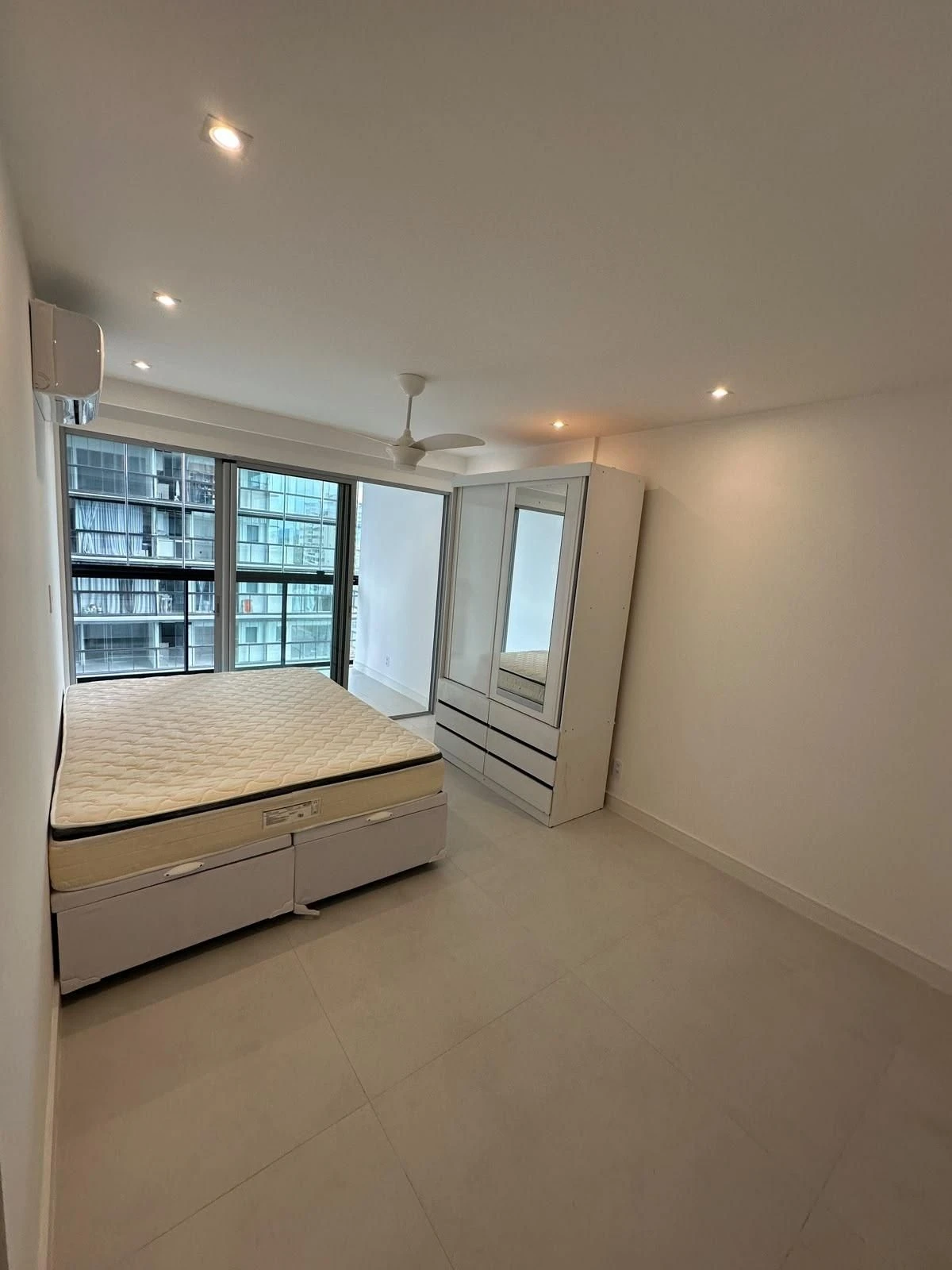 Floor-to-ceiling windows in a 2-bedroom apartment, 84 m² — photo 16