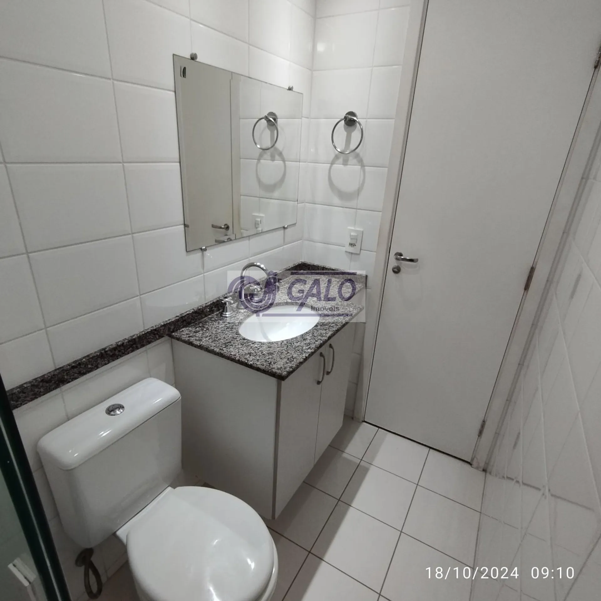 2-bedroom apartment with a glass-enclosed balcony — photo 2