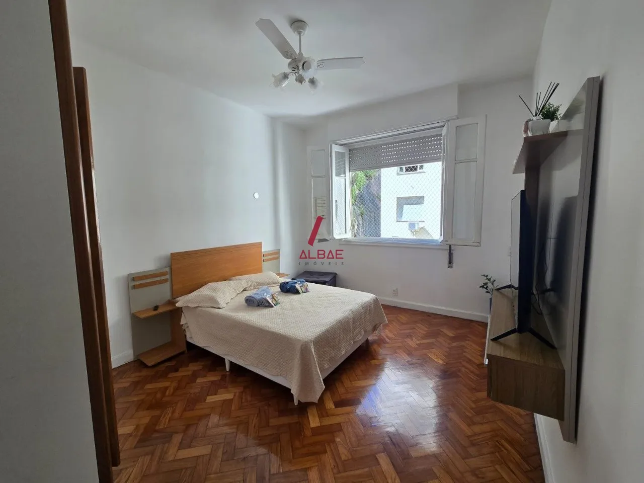 2-bedroom apartment with balcony and a full set of 3 baths — photo 12