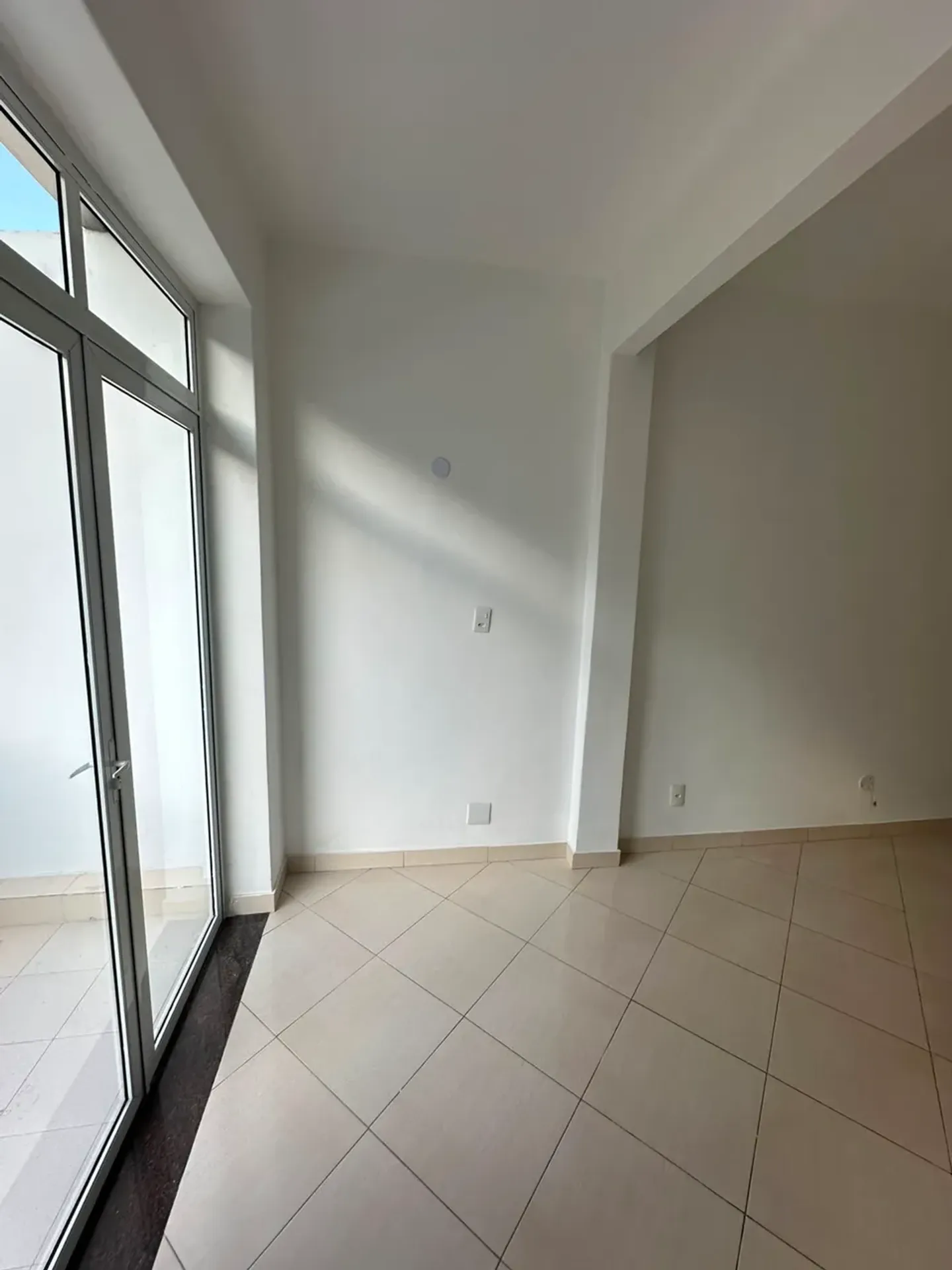 Apartment with 2 bedrooms, 2 bathrooms and balcony — photo 30