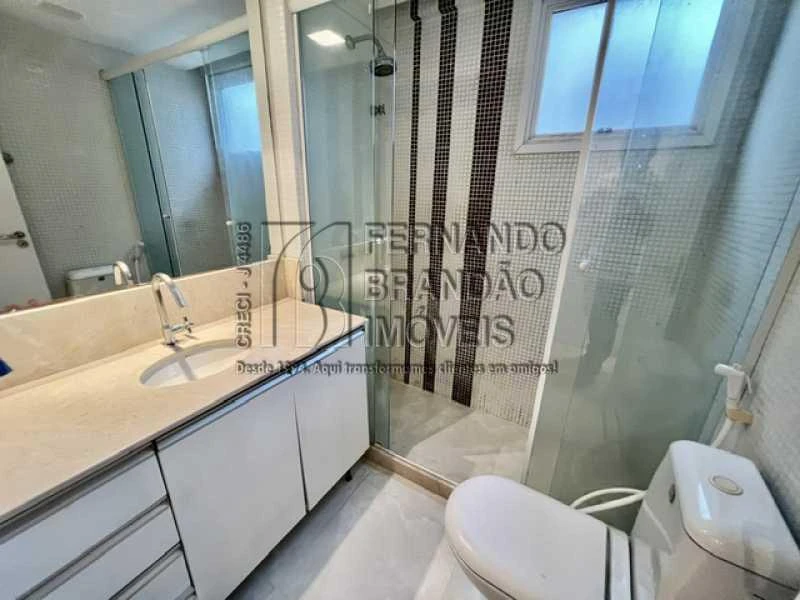 Glass-enclosed balcony in a 3-bedroom apartment, 91 m² — photo 9
