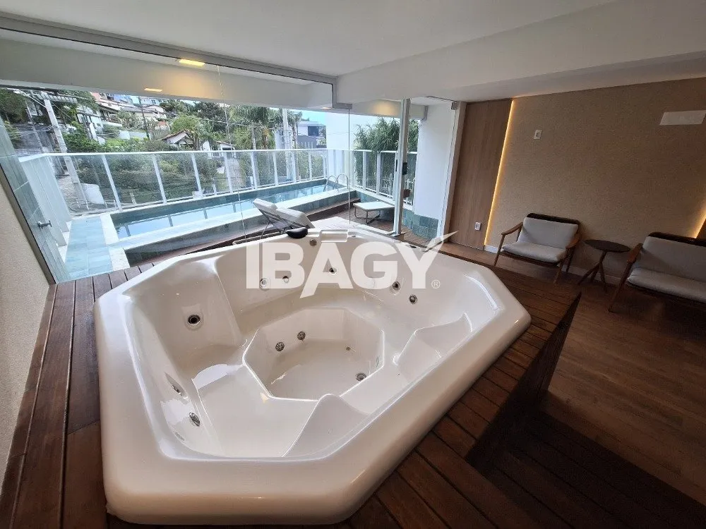Apartment, 50 m², with a glass-enclosed balcony — photo 15