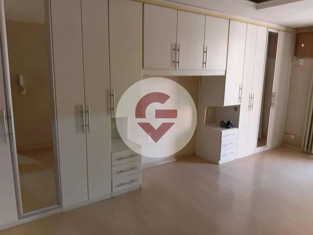 4-bedroom house with 360 m² and a private outdoor area — photo 4