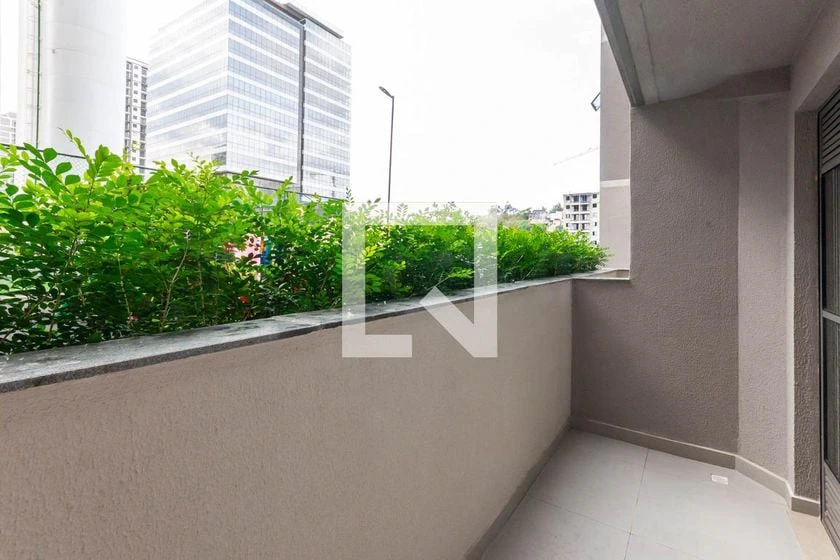 Garden-style apartment with 2 bedrooms and a balcony — photo 19