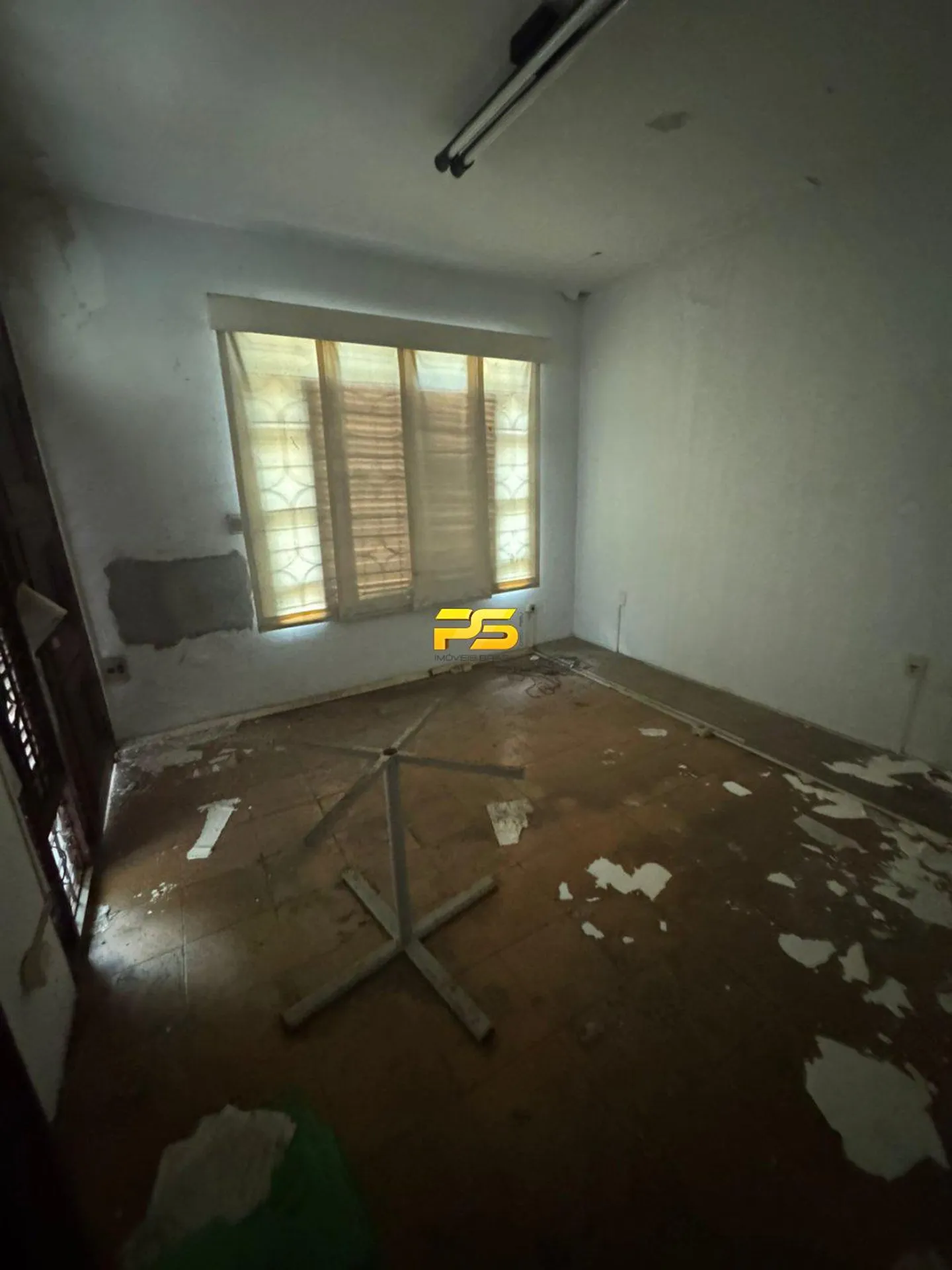 680 m² house with 9 bedrooms and separate kitchen — photo 17