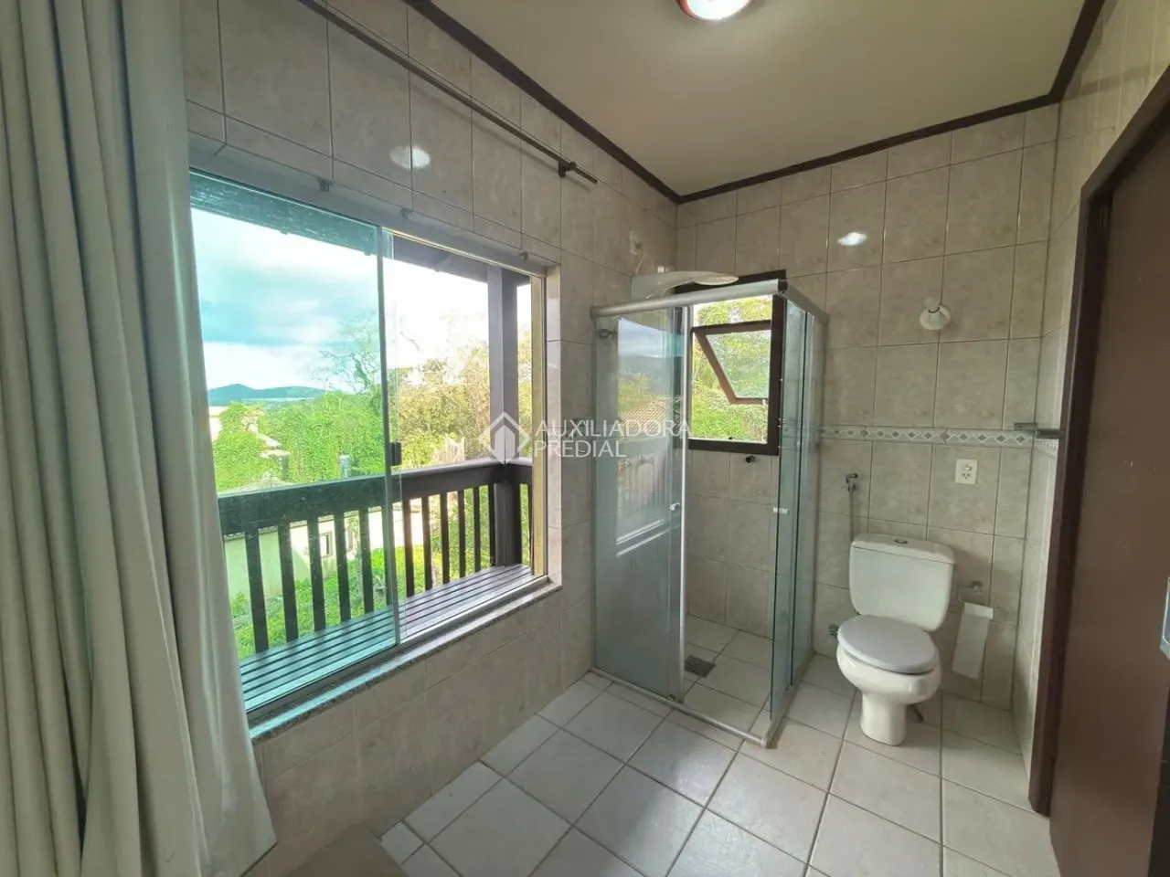 House, 280 m², with a grill on the balcony — photo 14