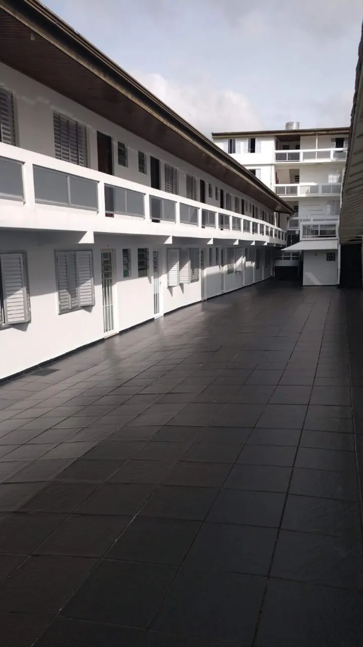 Furnished studio with 1 bedroom, 1 bathroom and parking — photo 17