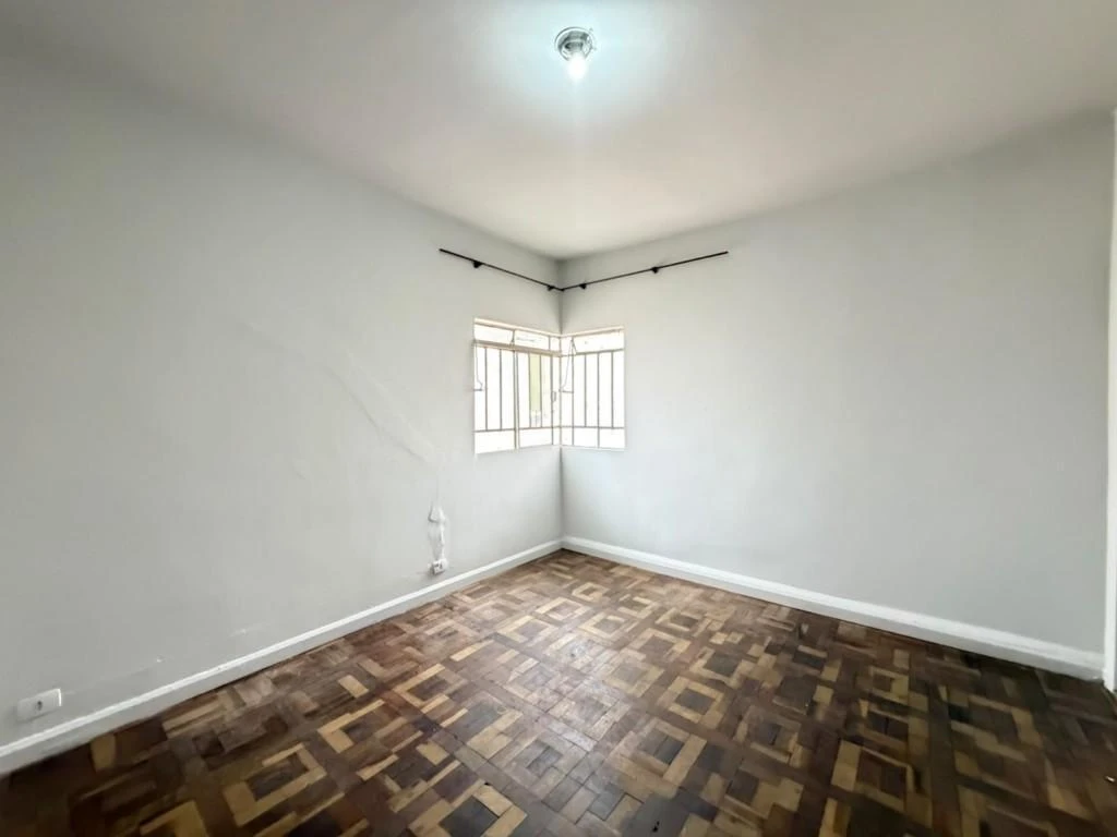 2-bedroom apartment with a bathtub — photo 11