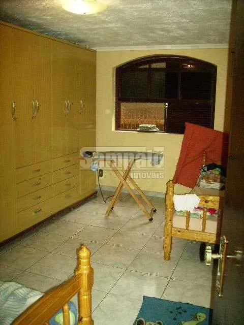 4-bedroom house with 2 bathrooms and a balcony grill — photo 31