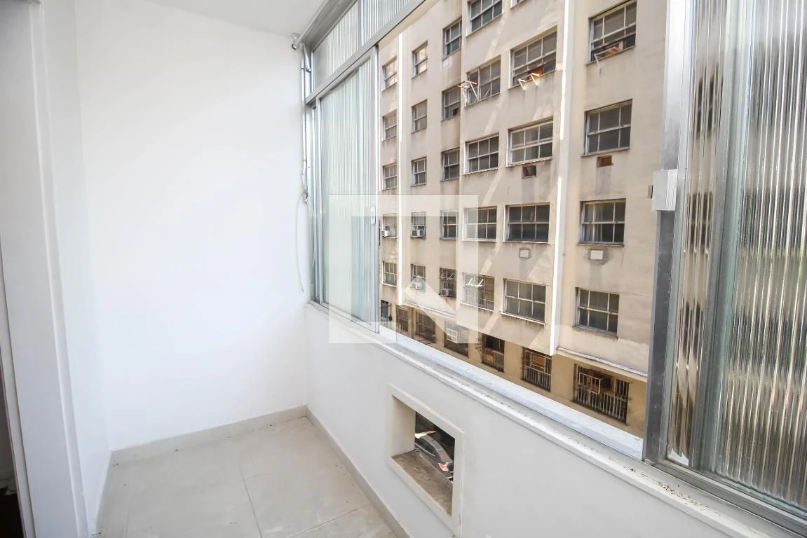Studio, 40 m², with wood or laminate floors — photo 7