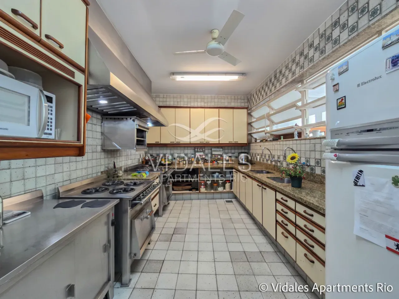 Furnished 715 m² apartment with 4 en-suite bedrooms — photo 96