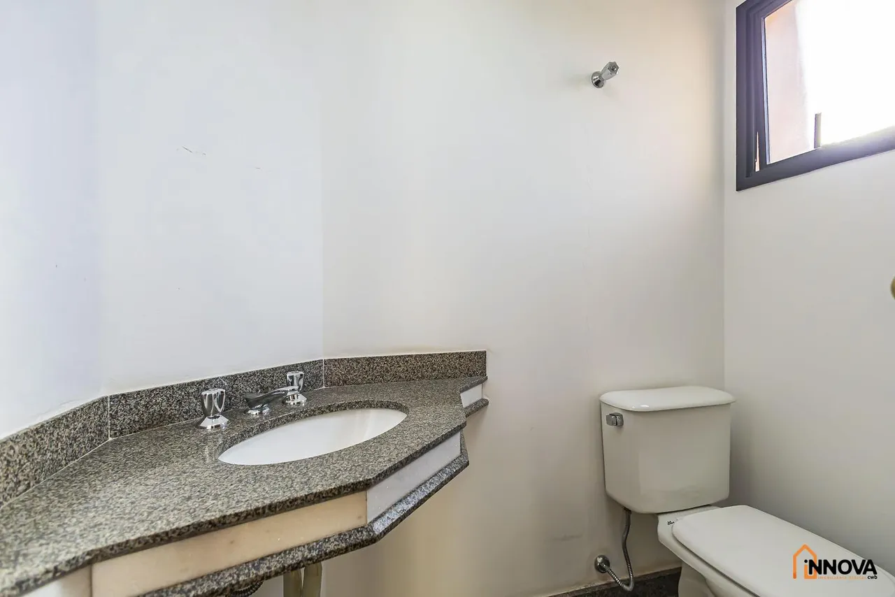 Незмебльована квартира з 3 кімнатами та 187 м² — photo 7