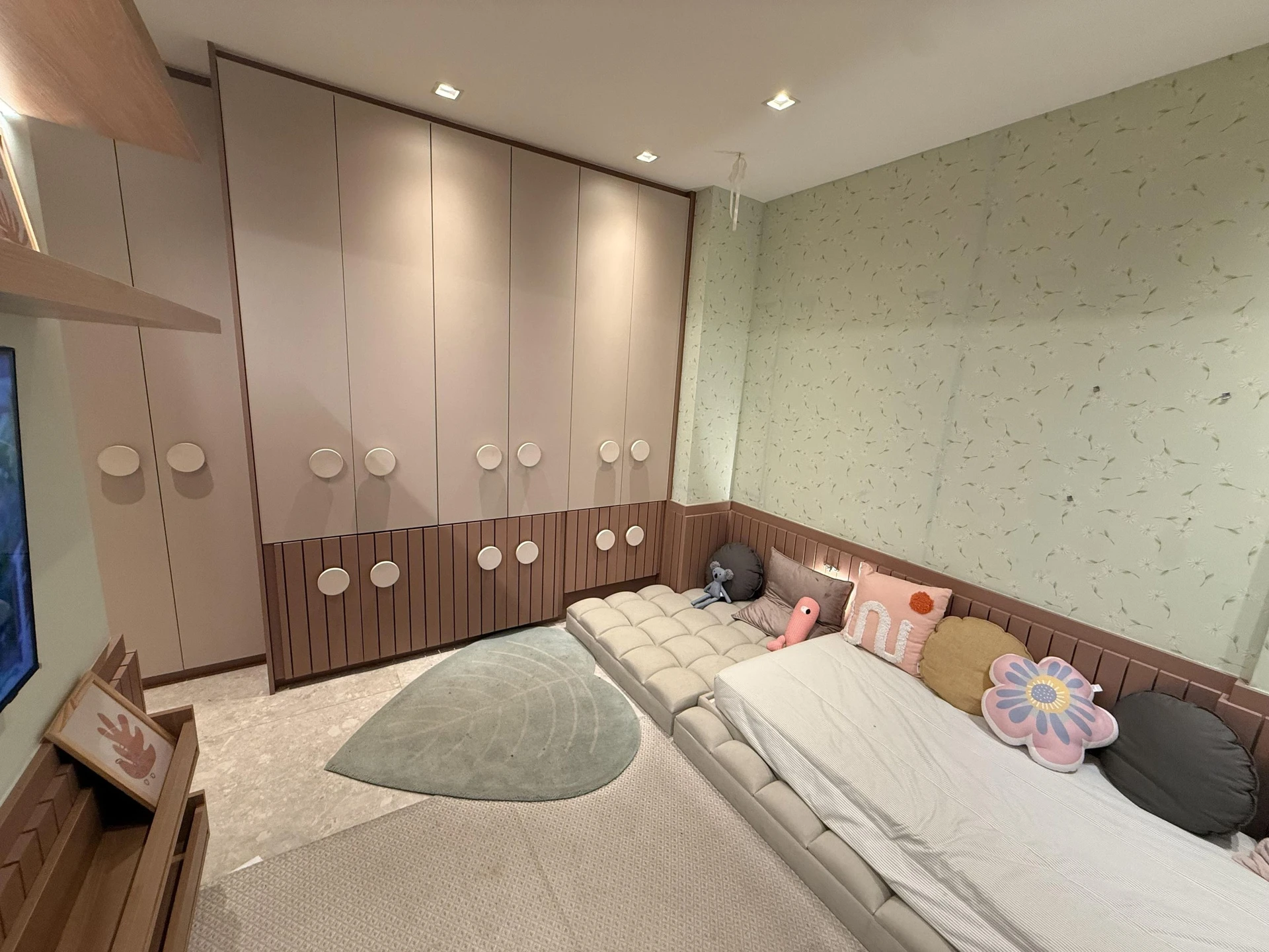Стиральная машина и 2 спальни: квартира 79 м² — photo 10