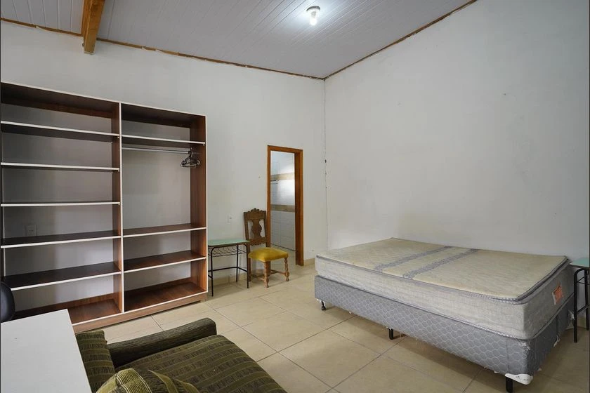 Estudio con 1 dormitorio y 1 baño con cocina compacta — photo 4