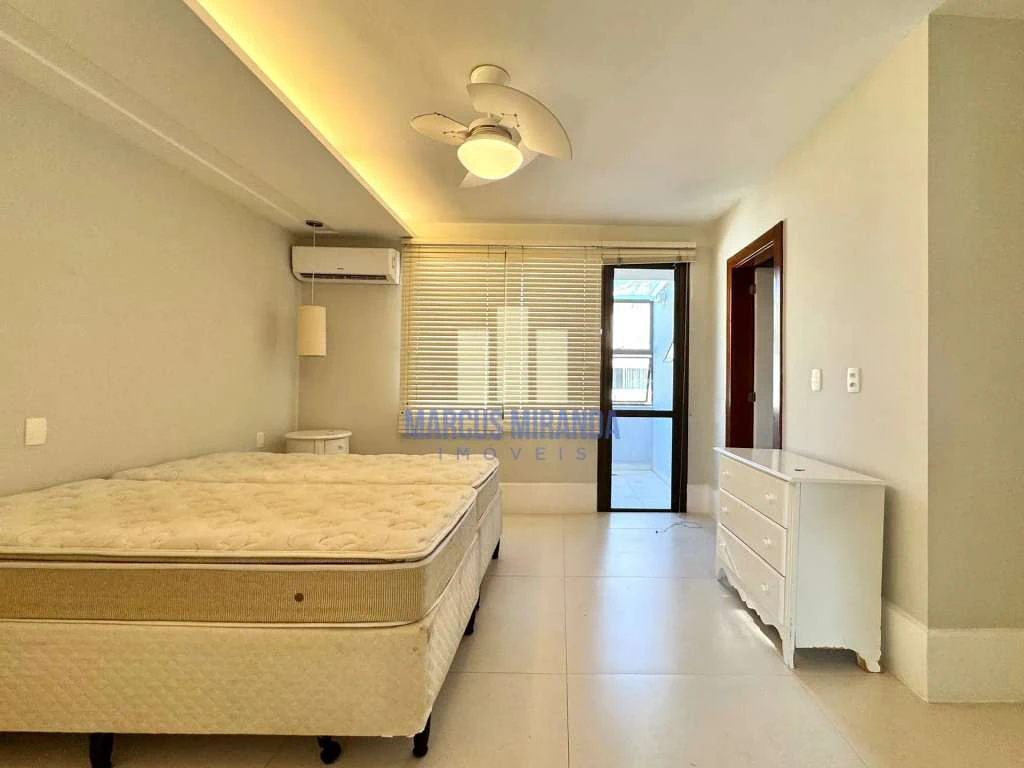 House with 5 bedrooms and 834 m², 6 parking and 9 baths — photo 13