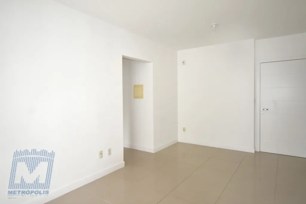2-bedroom apartment with a mountain view in Florianópolis — photo 22