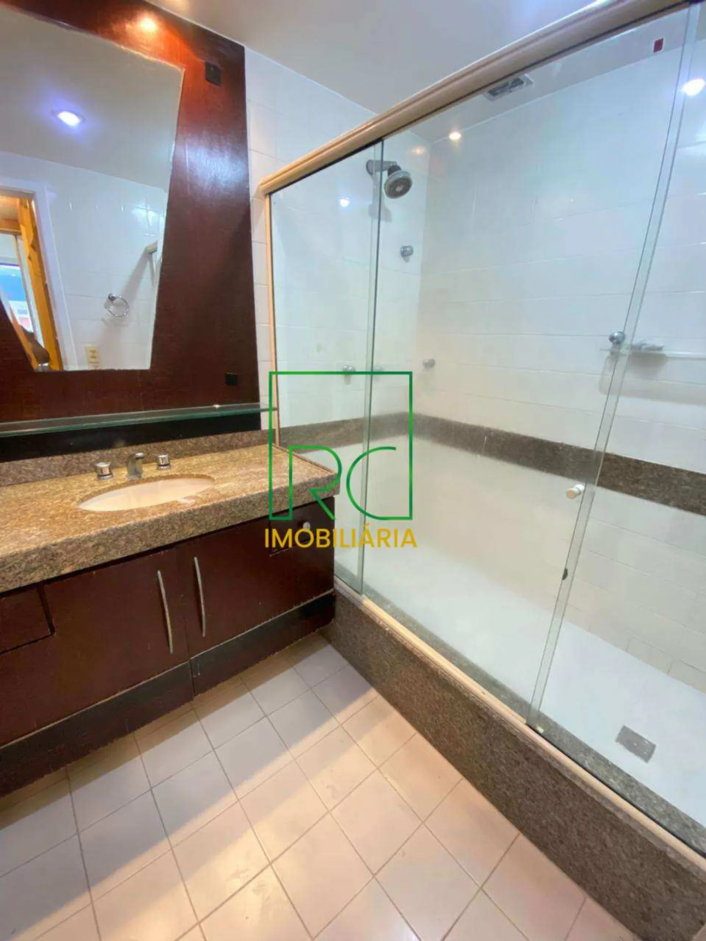 Unfurnished apartment with 3 bedrooms and water view — photo 24