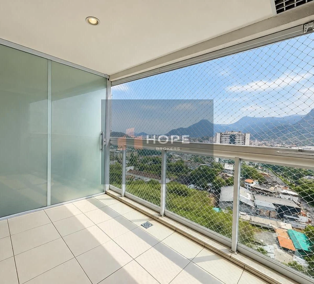 Apartment, 60 m², with a glass-enclosed balcony — photo 7