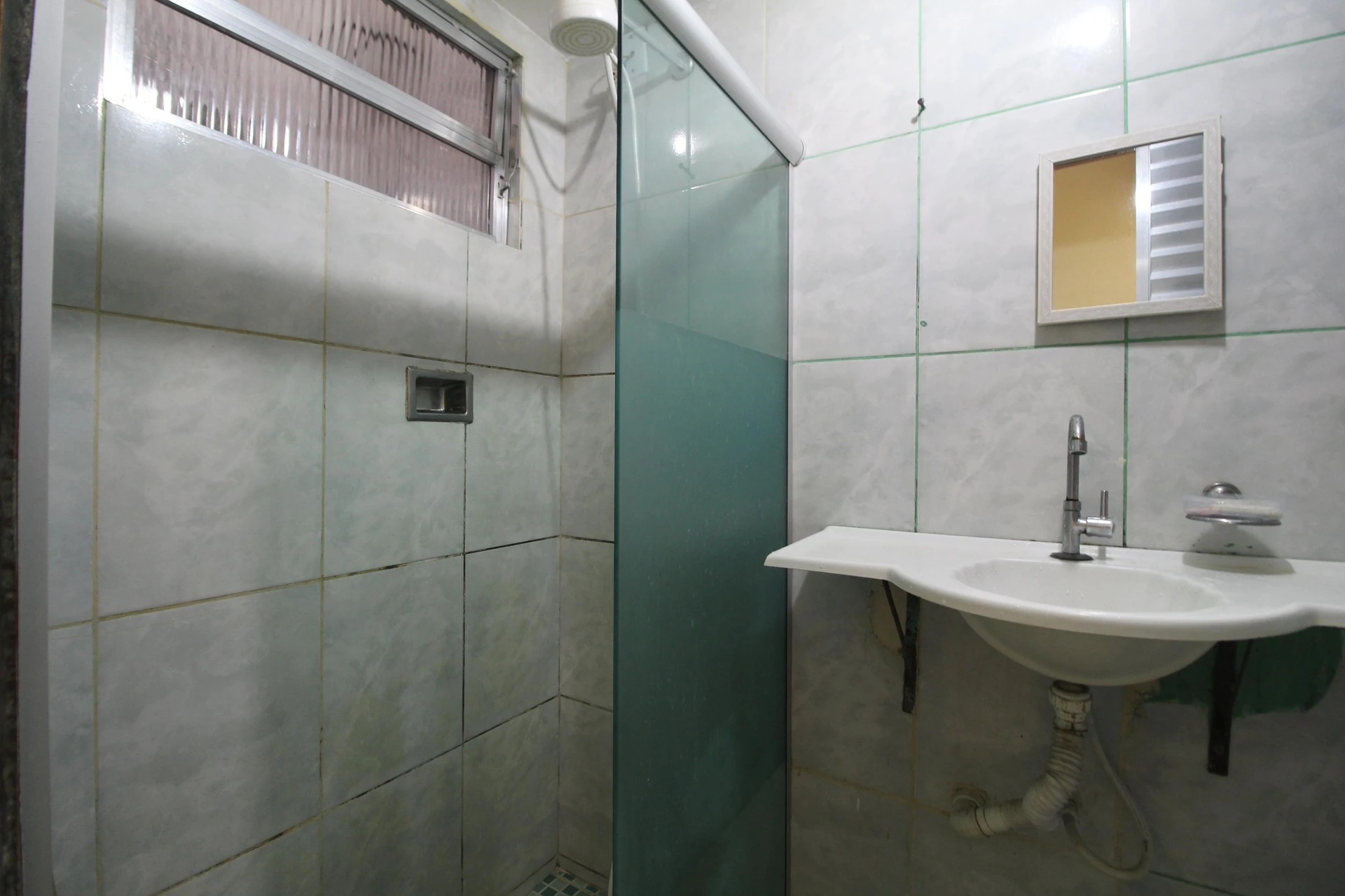 3-bedroom apartment in a building with a pool — photo 2