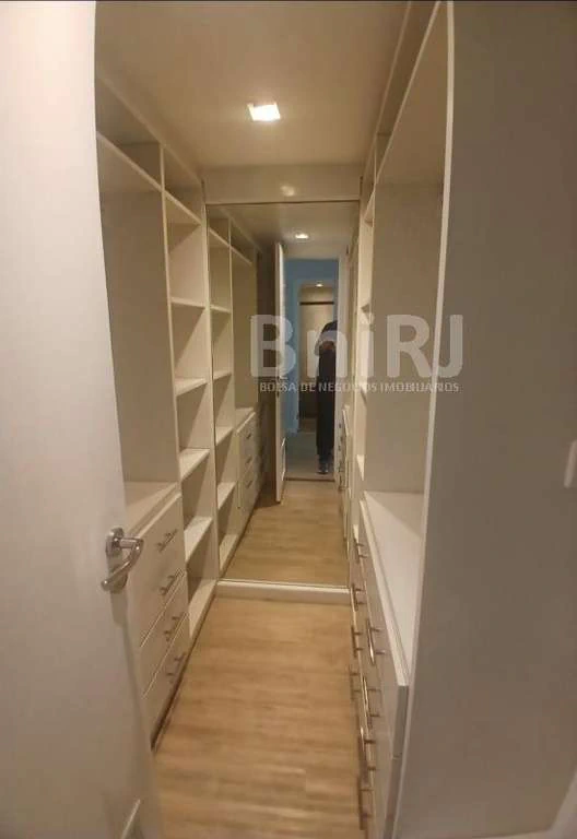 4-bedroom apartment with 2 en-suite baths and a guest WC — photo 8