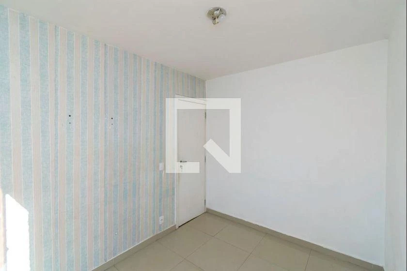 2-bedroom apartment in a building with a pool — photo 29