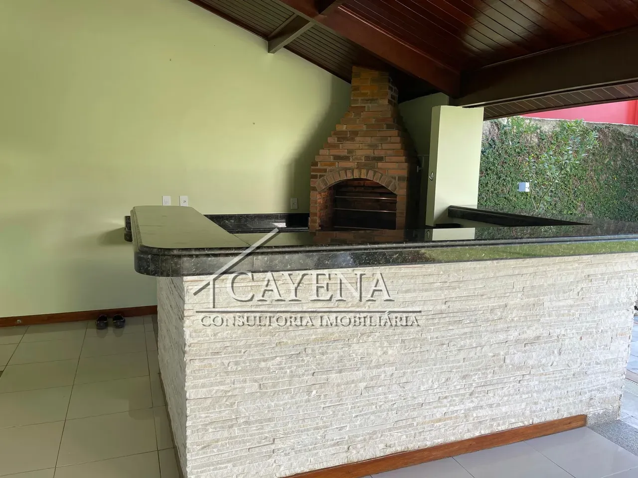 4 quartos e banheira: casa de 650 m² — photo 50