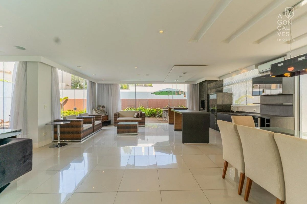 Furnished house with 3 en-suite bedrooms and balconies — photo 4