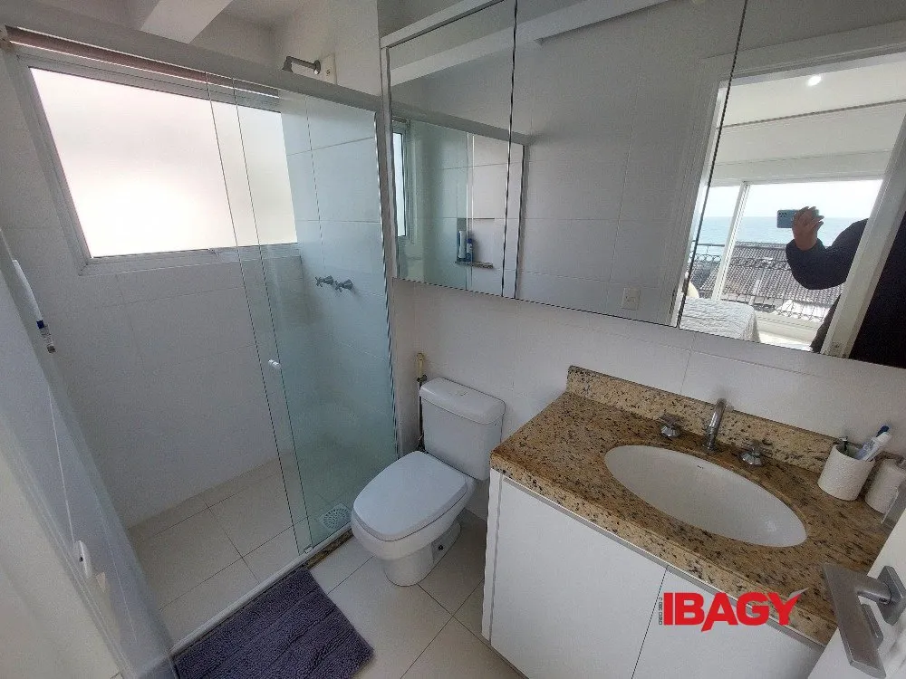 Furnished apartment with 3 en-suite bedrooms — photo 8