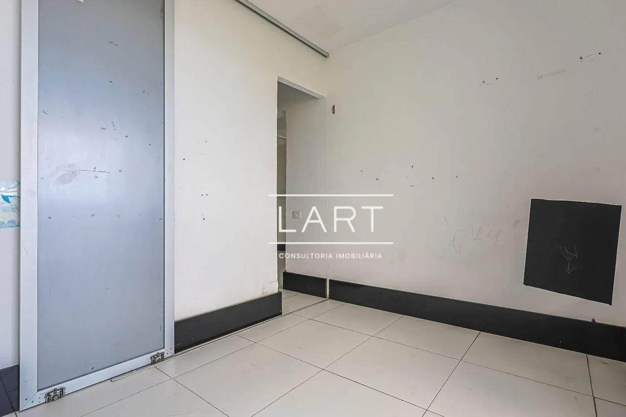 3-bedroom apartment with glassed-in balcony and 160 m² — photo 15