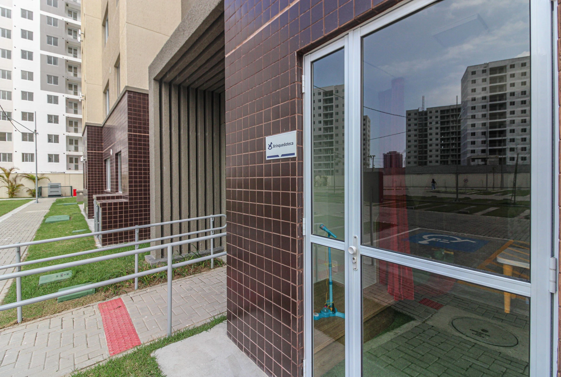 Квартира з 2 спальнями та робочим місцем — photo 38