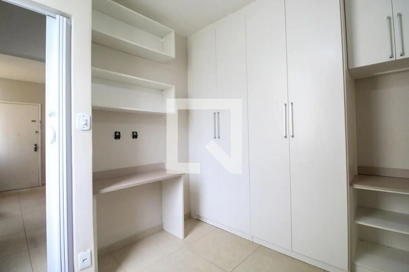 Apartamento sin amueblar de 1 dormitorio y balcón — photo 16