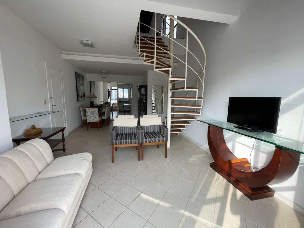 3-bedroom apartment with 200 m² and 2 parking spaces — photo 3
