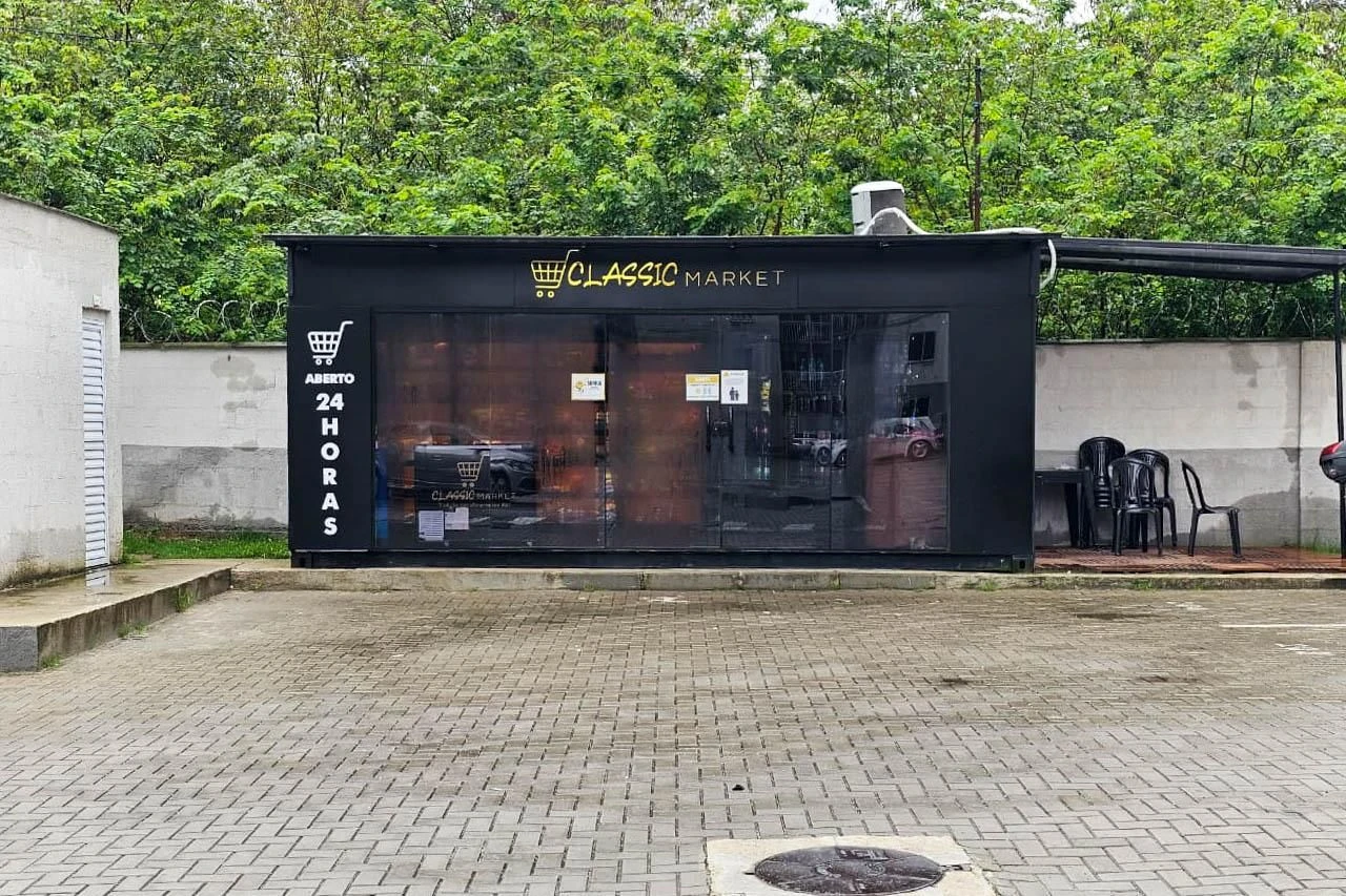 Apartamento de 2 quartos em condomínio com piscina — photo 50