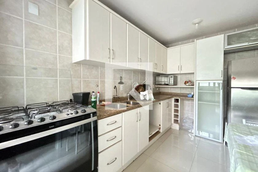Furnished apartment, 108 m², with floor-to-ceiling windows — photo 14