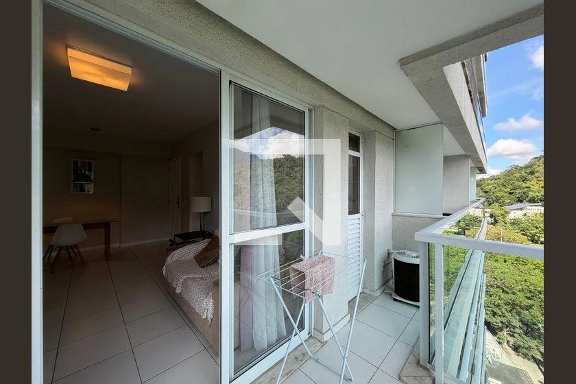 Furnished 2-bedroom apartment with an en-suite pair — photo 21
