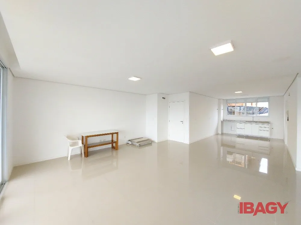 3-bedroom 165 m² apartment with balcony grill — photo 17
