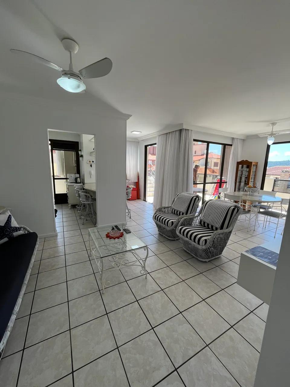 Furnished apartment with 3 bedrooms and 2 bathrooms