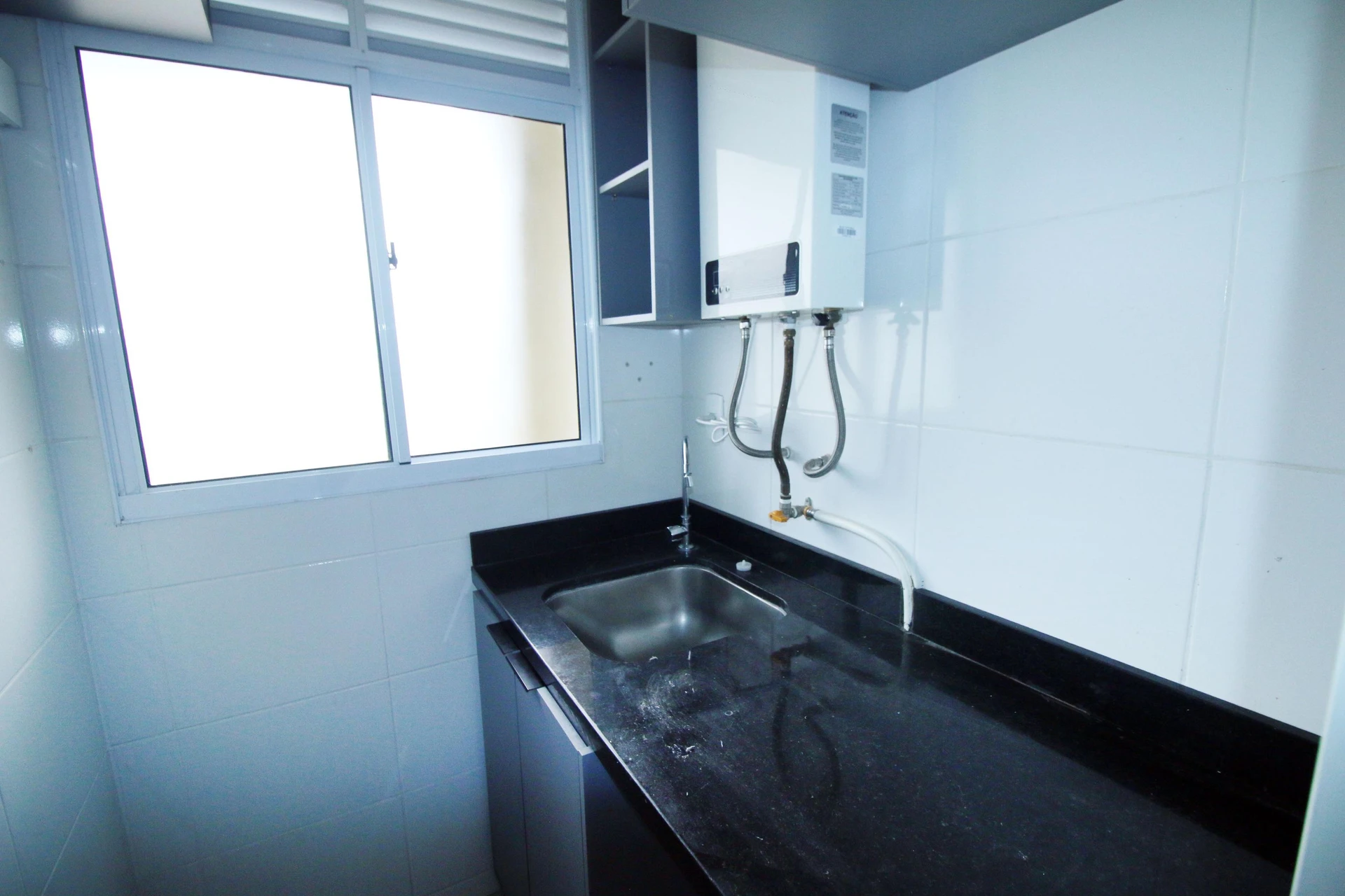 2-bedroom apartment with a mountain view — photo 37