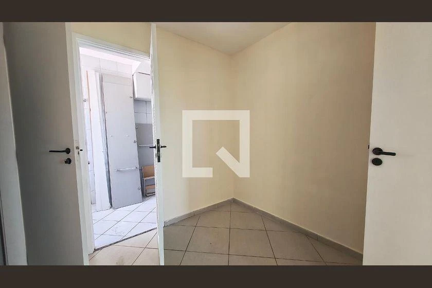 3-bedroom apartment in a building with a gym — photo 24