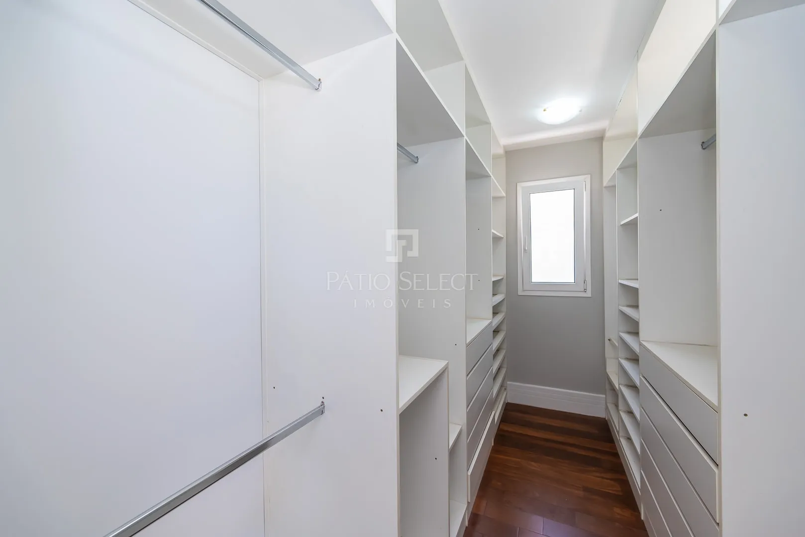 Furnished house, 305 m², with a bathtub — photo 46