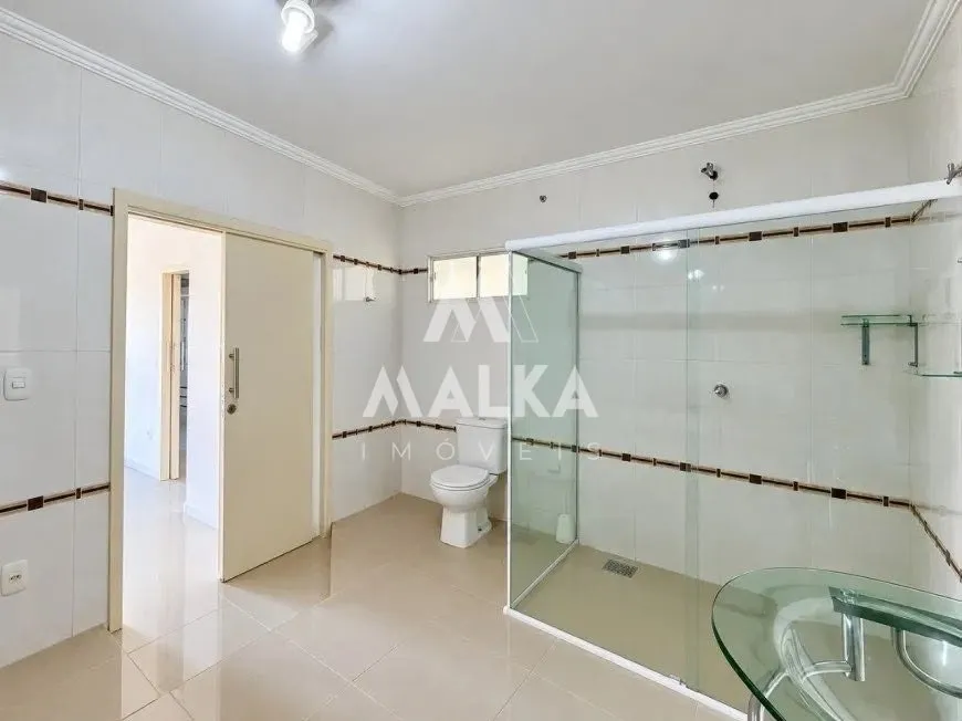 5-bedroom house with a bathtub in Florianópolis — photo 17