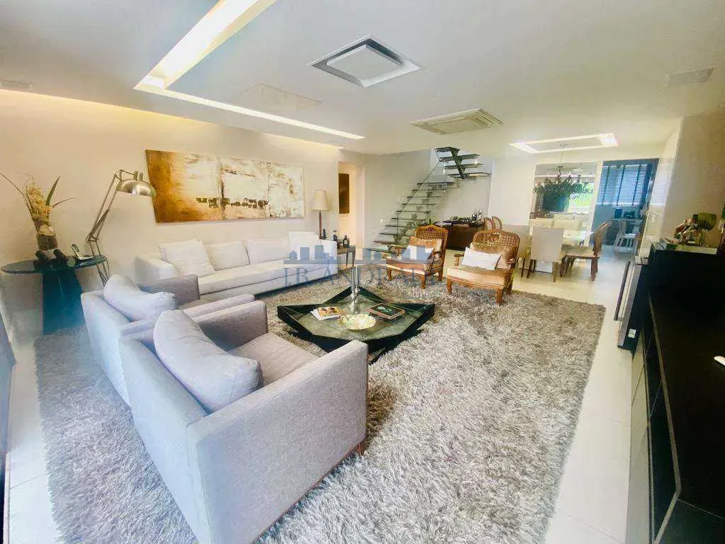 Furnished 4-bedroom apartment with 4 bathrooms — photo 15