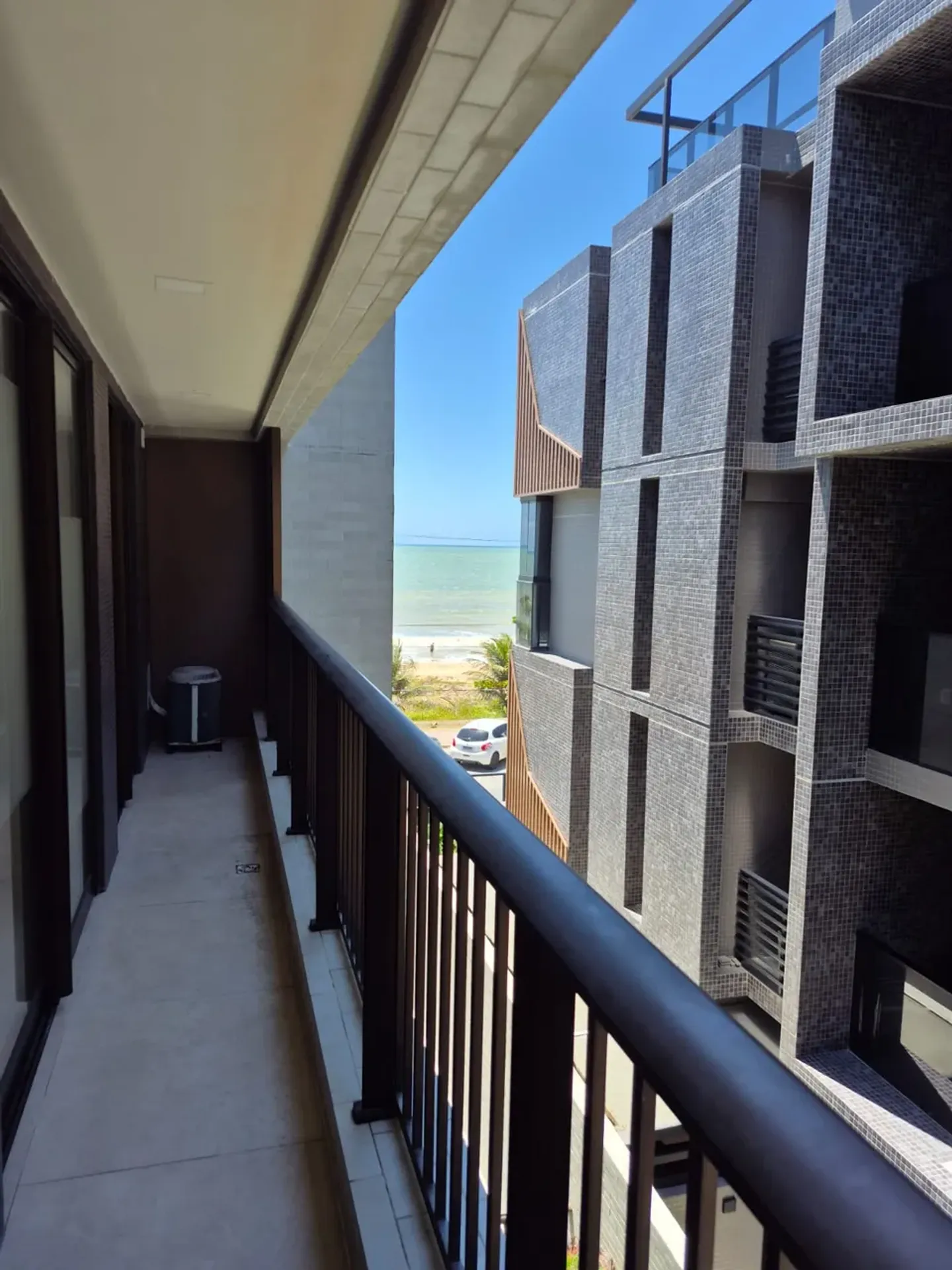 Furnished 2-bedroom apartment with balcony — photo 20