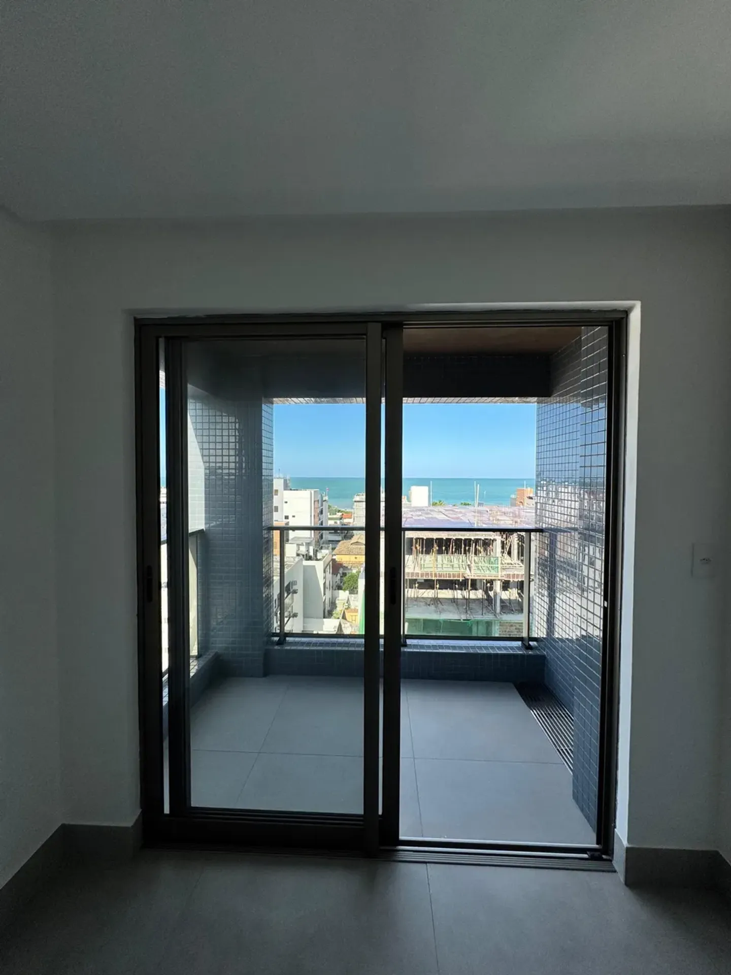Квартира 145 м² з 4 спальнями-сюїтами та паркуванням — photo 29